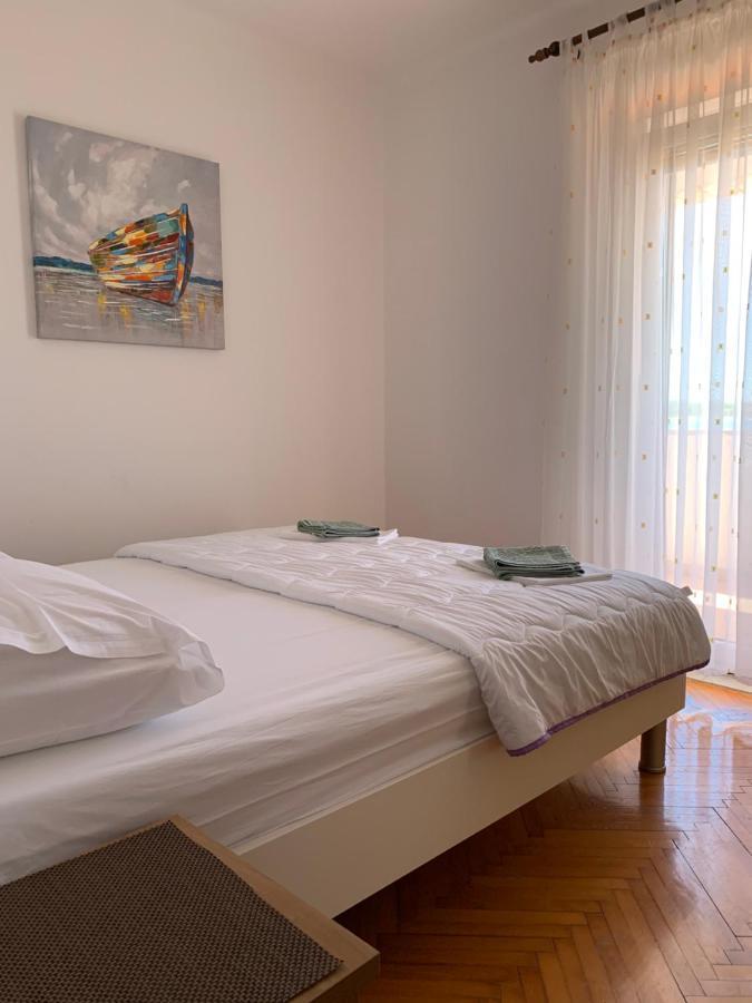Apartmans And Rooms "Slavica" โนวาลยา ภายนอก รูปภาพ