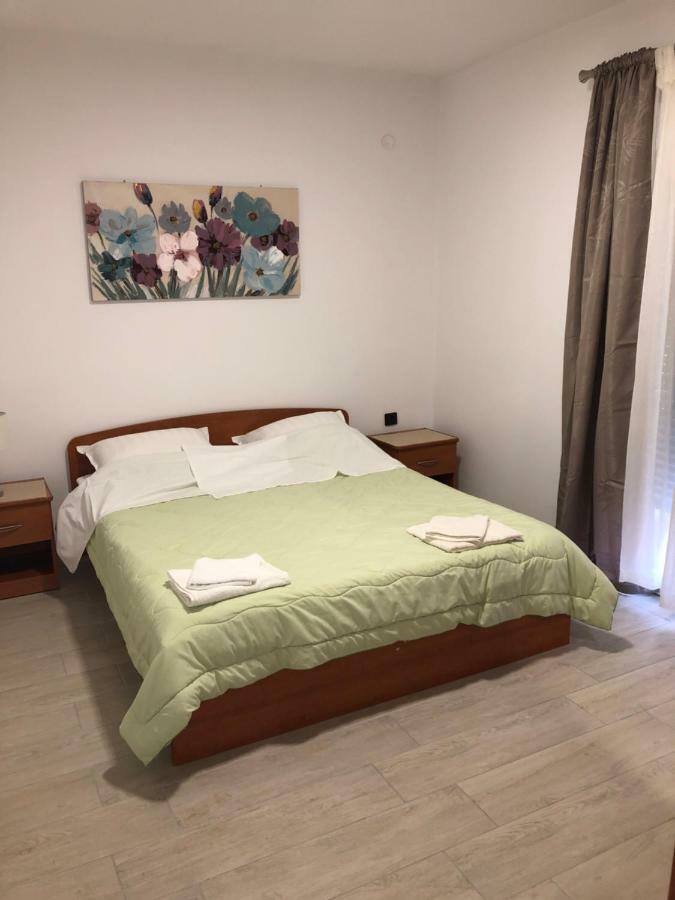 Apartmans And Rooms "Slavica" โนวาลยา ภายนอก รูปภาพ